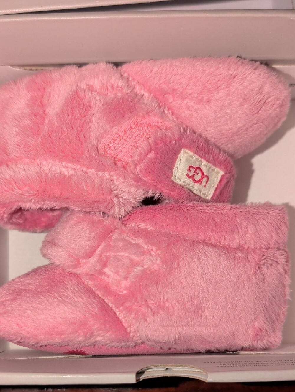 UGG Bixbee Pink Fuzzy Baby Slippers Size 2/3 NIB MSRP $39.99 - Picture 9 of 10
